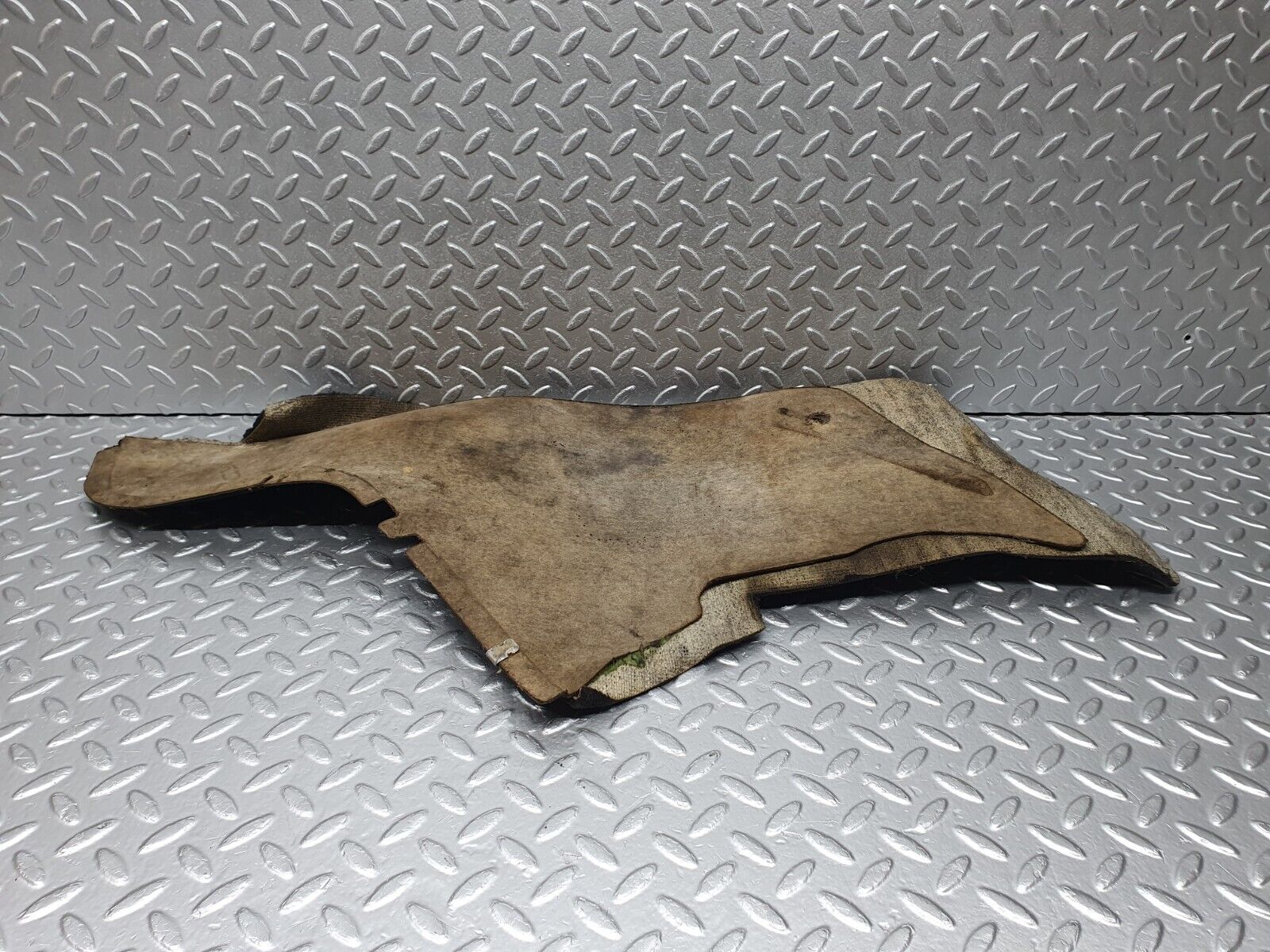 40720 Mercedes-Benz W123 300D Centre Console Carpet Right Side Black