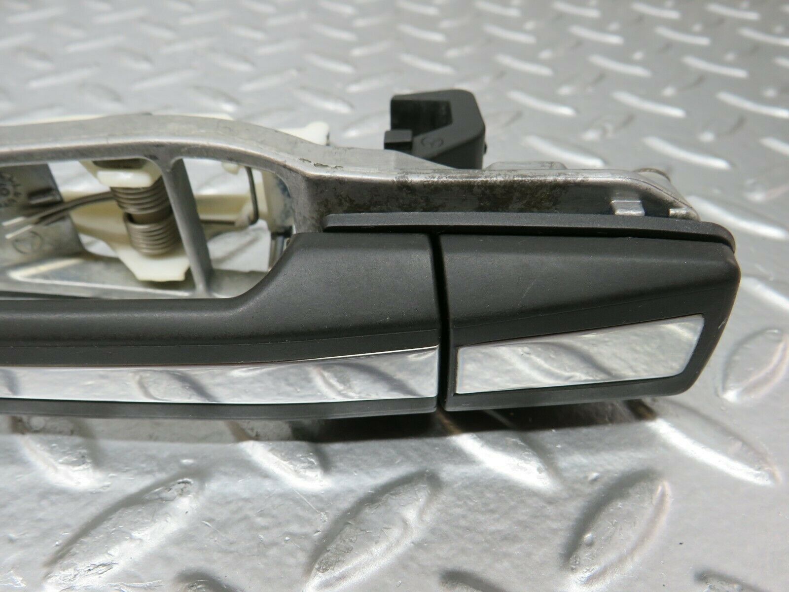 24257 Mercedes-Benz S124 220TE Rear Right Exterior Door Handle