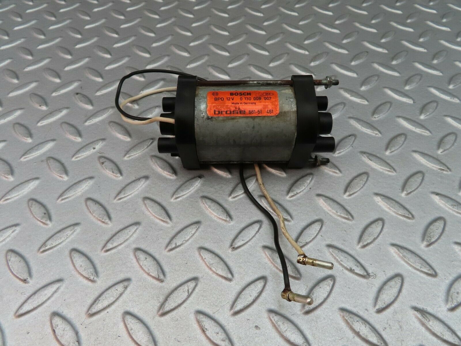 6230 Mercedes-Benz W126 380SE Seat Adjustment Motor Bosch 0130008007