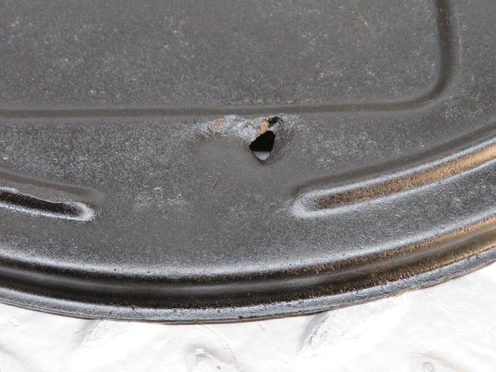 32265 Mercedes-Benz W108 280SE Front Left Brake Disc Protection Plate