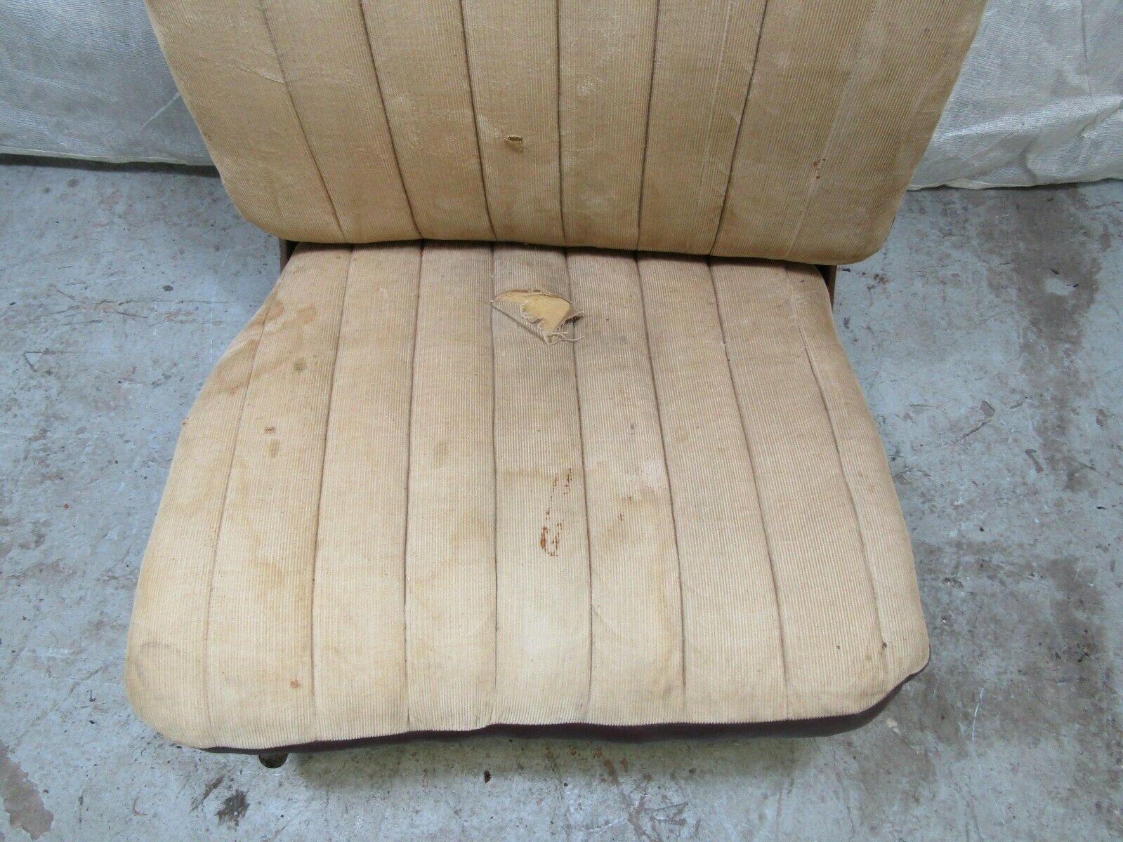 3251 Mercedes-Benz W120 PONTON Front Left Seat Creme Fabric