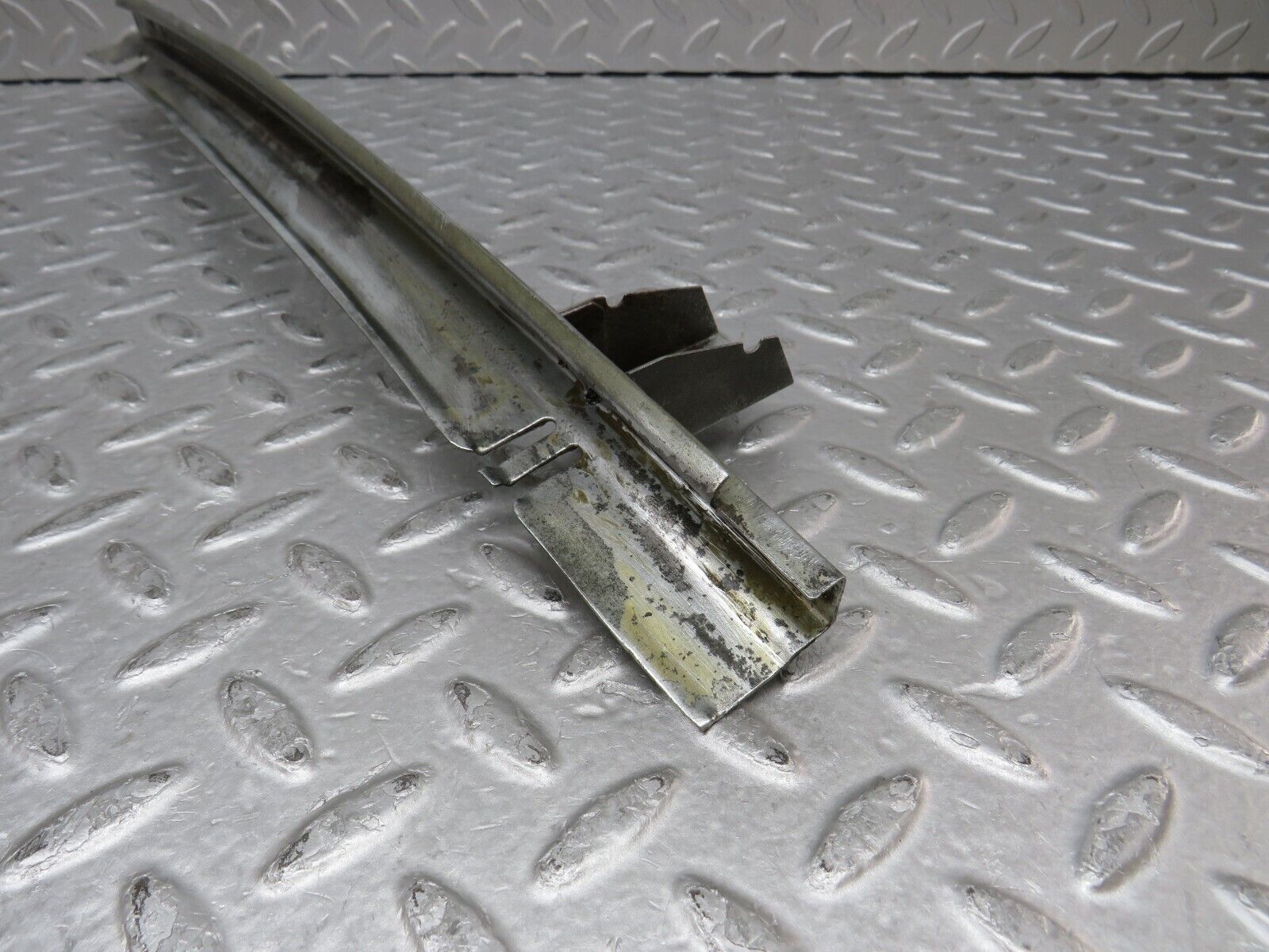 37290 Mercedes-Benz W109 300SEL Front Left Door Window Channel