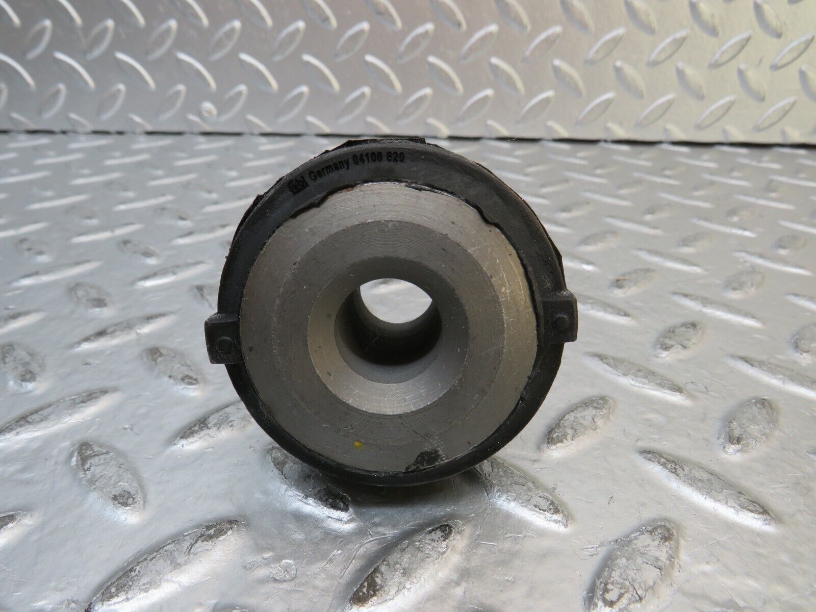 27081 Mercedes-Benz W123 280E Control Arm Bushing Kit New 1233301375