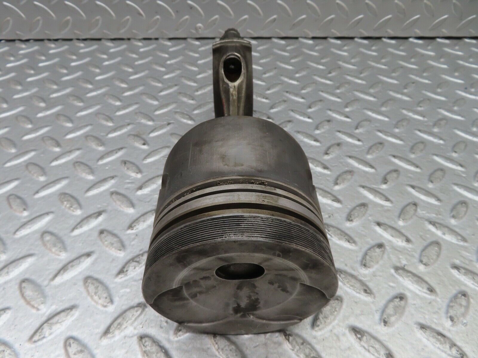19196 Mercedes-Benz W123 300D Piston With Connecting Rod 91.48 mm