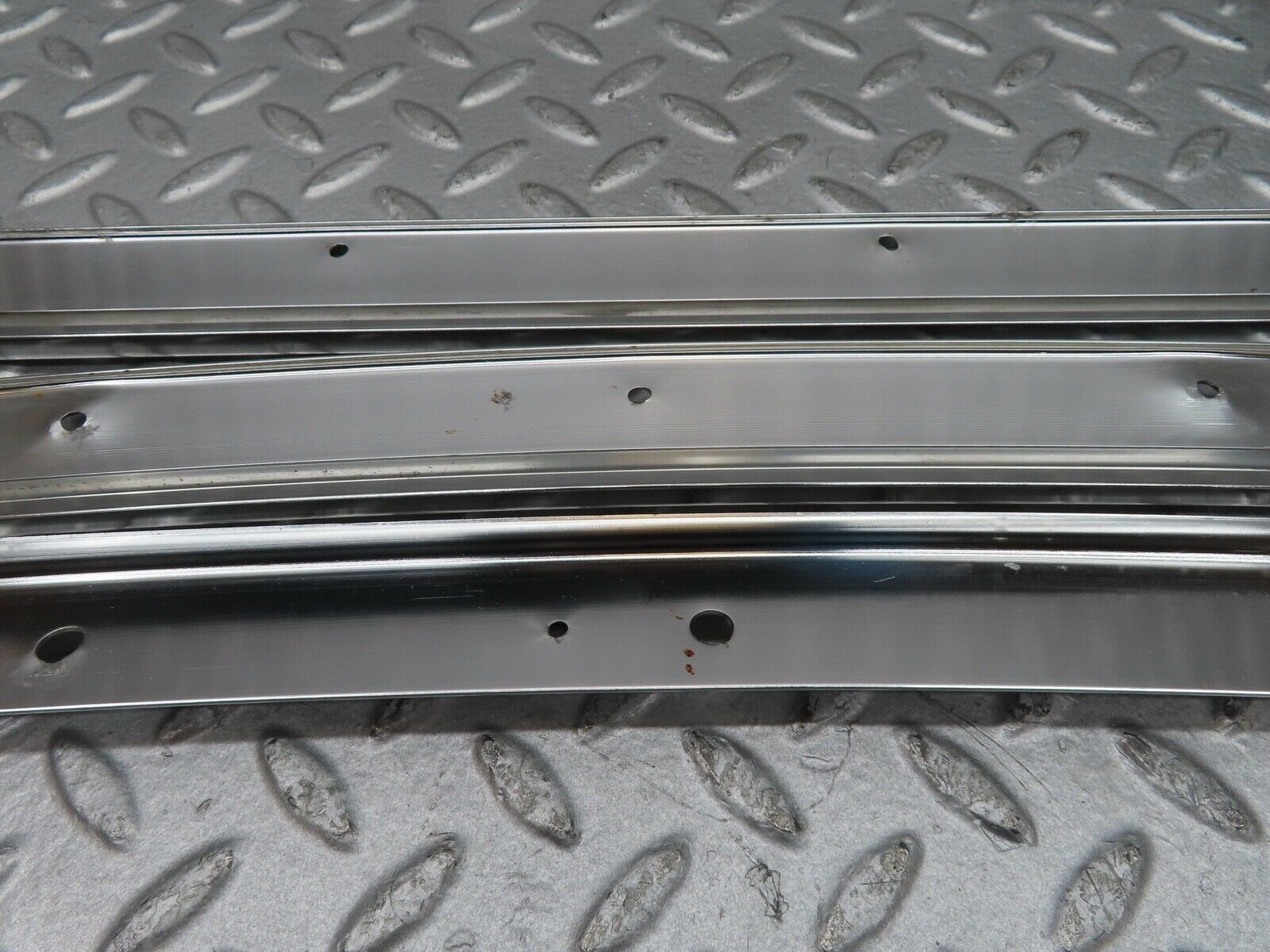 16759 Mercedes-Benz C107 380SLC Roof Chrome Moulding Trim Right Side