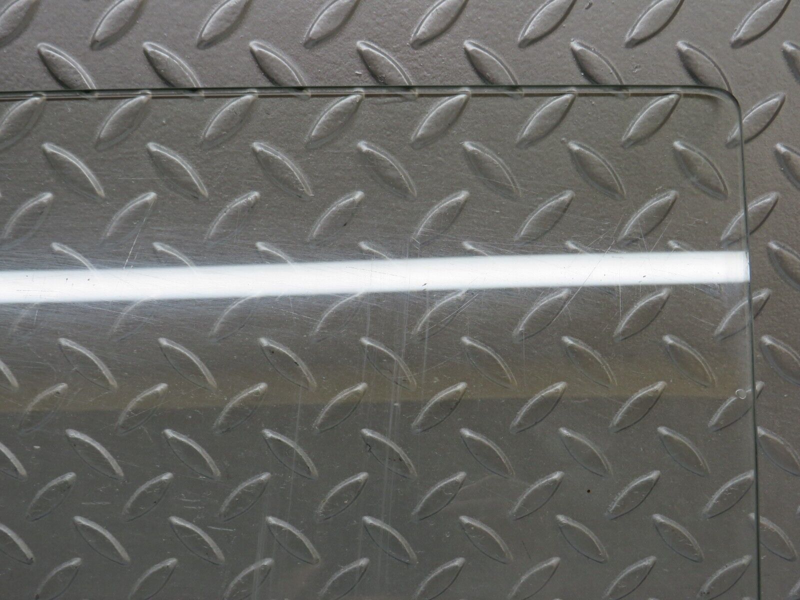 35793 Mercedes-Benz W108 Front Left Door Window Glass