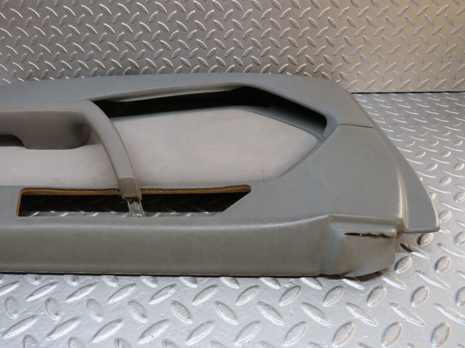 32339 Mercedes-Benz S124 300TE Wagon Front Right Door Card Grey