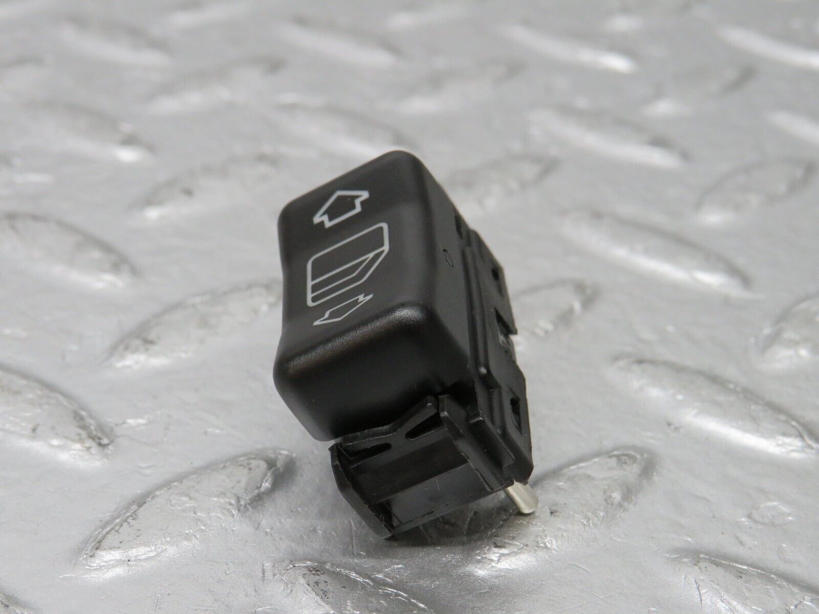 33329 Mercedes-Benz W202 C180 Electric Window Switch Left 2028205310