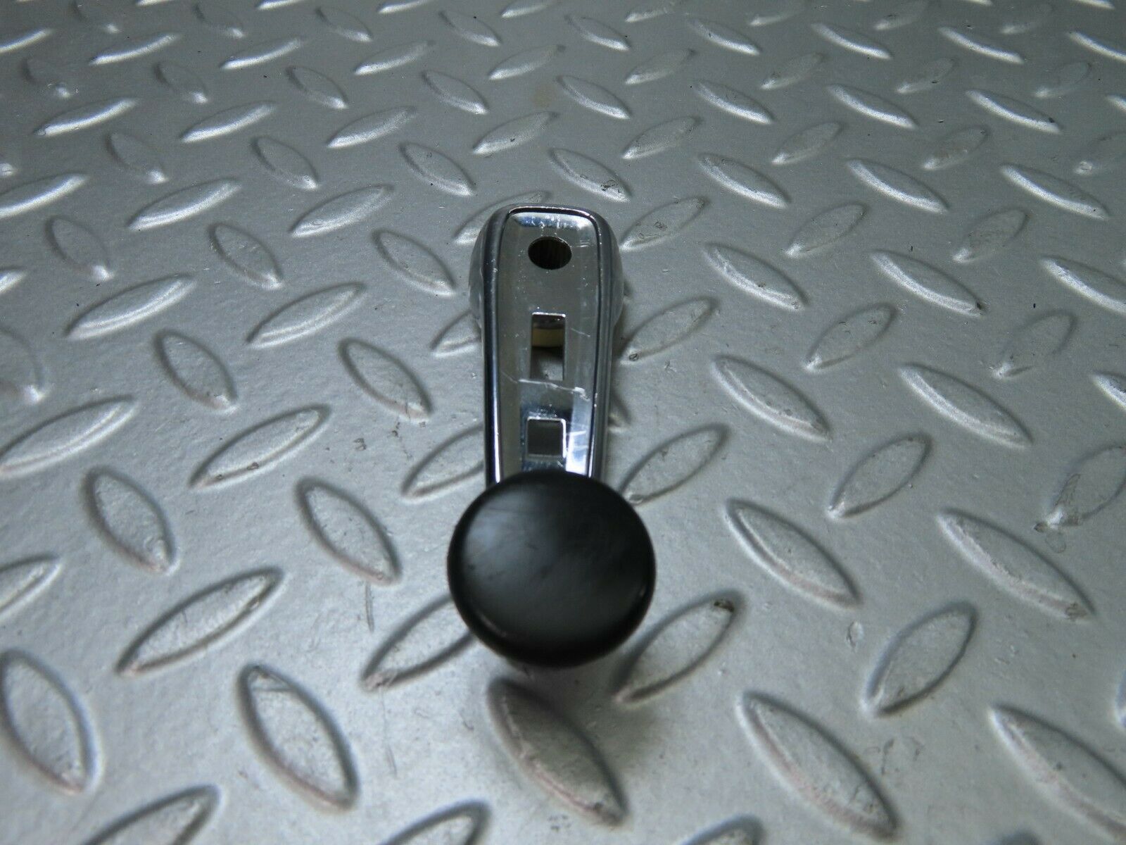 7262 Mercedes-Benz W116 450SE Window Lifter Crank Handle