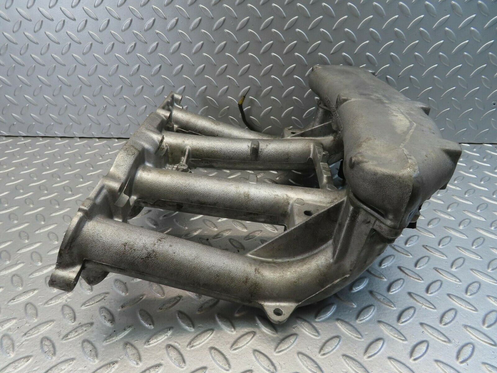 10943 Mercedes-Benz W201 190E Intake Manifold 1021413501