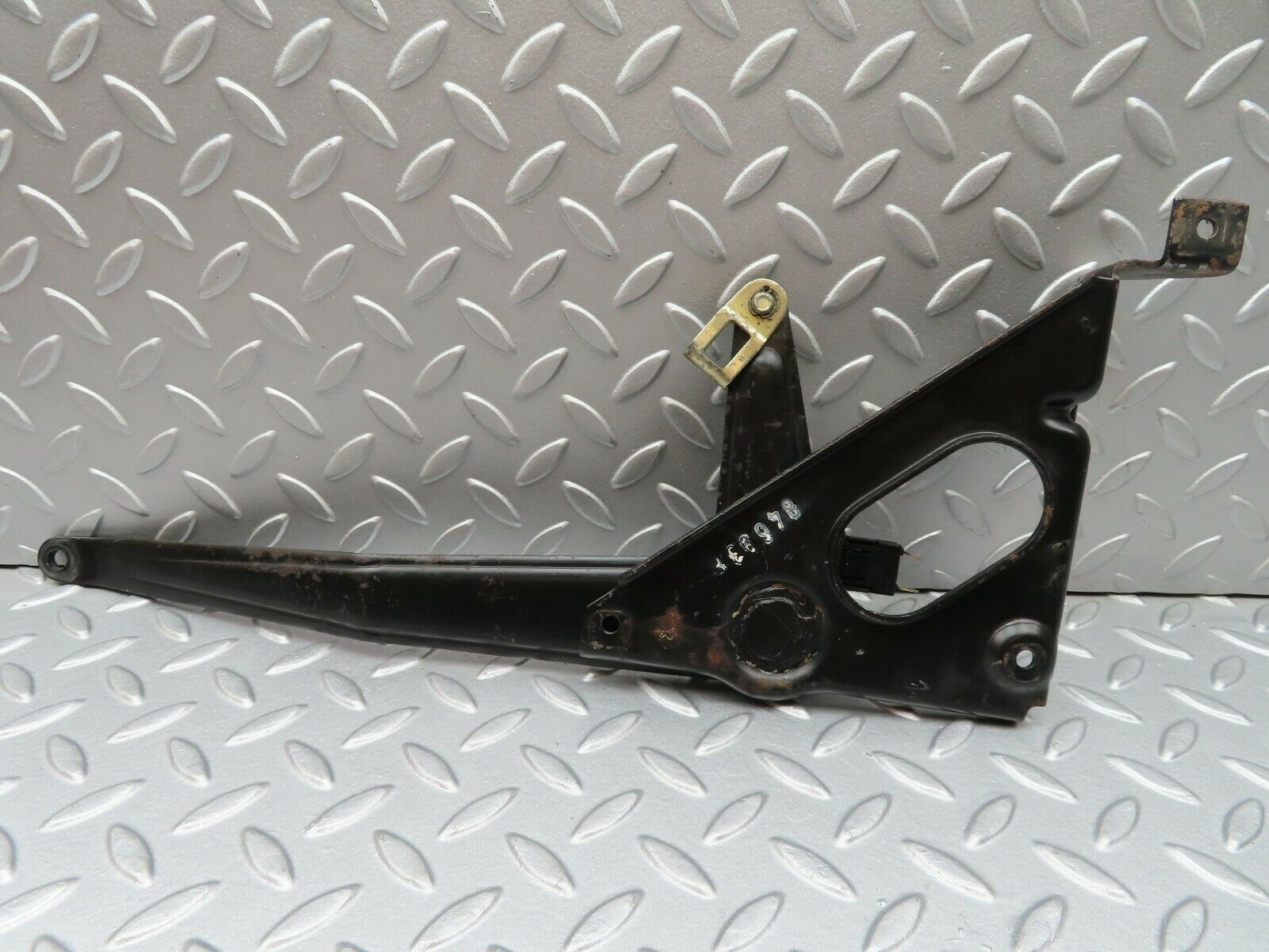 3789 Mercedes-Benz S123 200T Wagon Handbrake Regulator