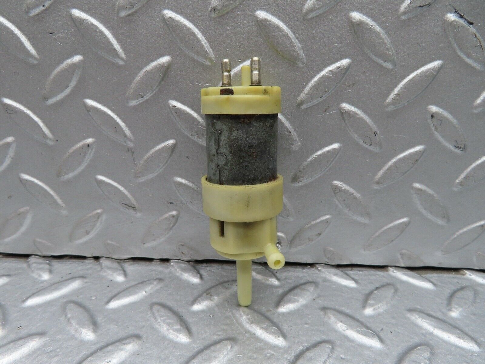 18115 Mercedes-Benz W123 200 Windscreen Washer Pump