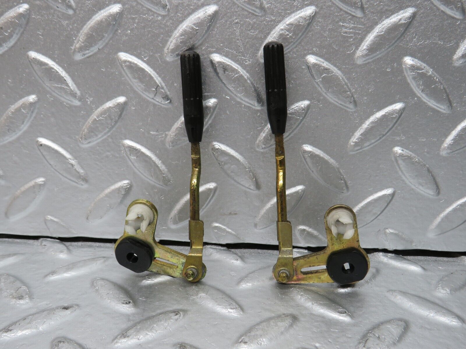 31641 Mercedes-Benz W201 190LE 1.8L Rear Door Lock Knob Pair