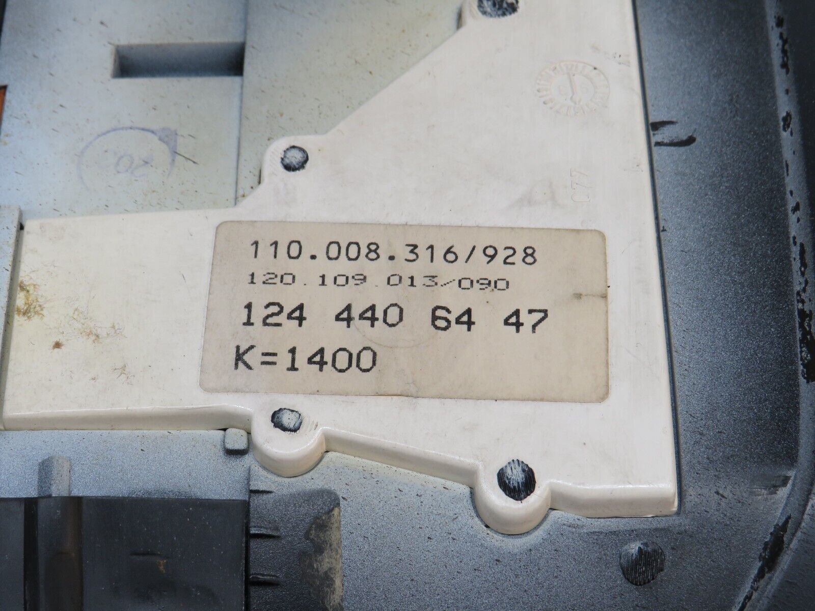 37980 Mercedes-Benz A124 320E Cabriolet Instrument Cluster VDO 1244406447 1245421965