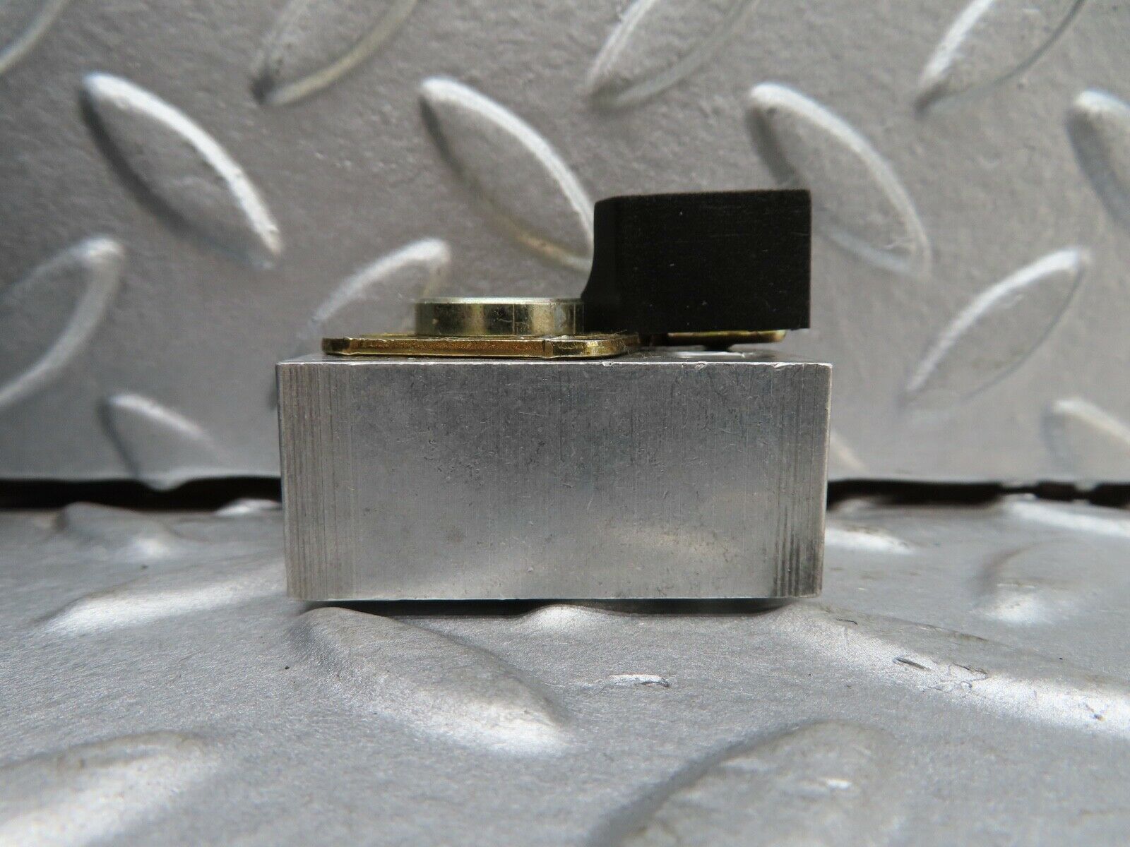 17470 Mercedes-Benz R129 300SL Coupe Soft Top Hydraulic Valve