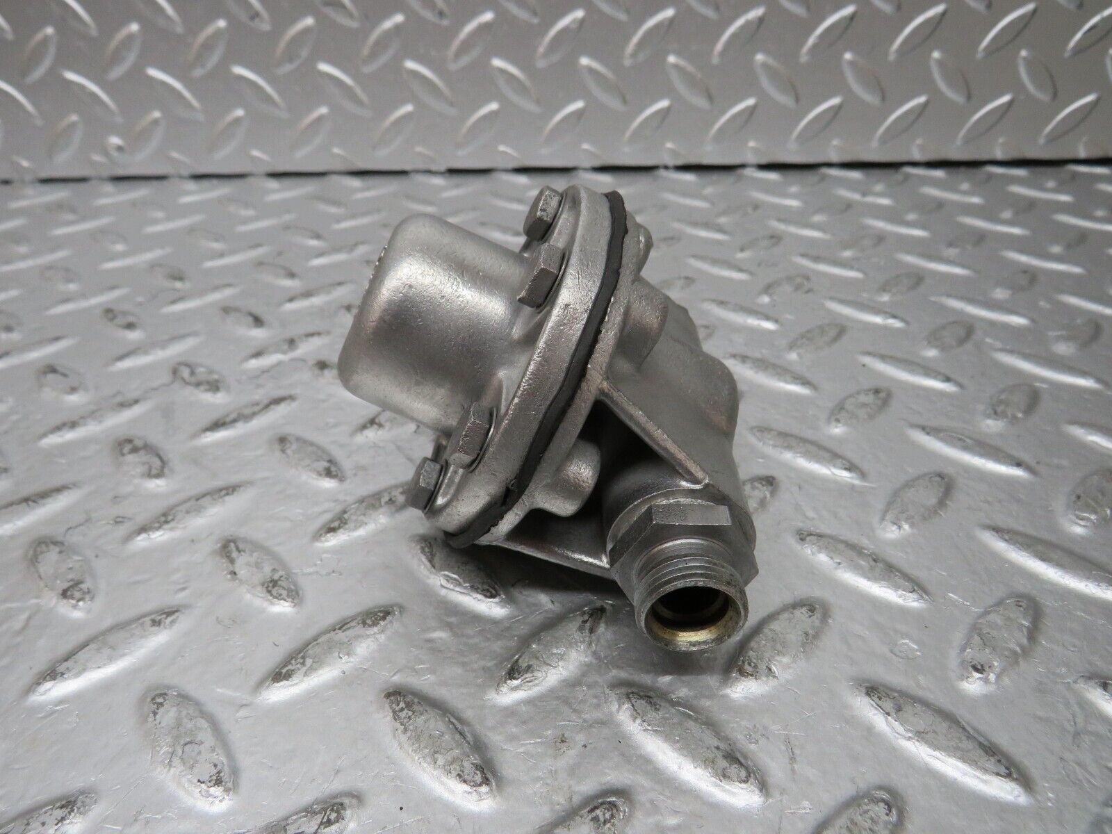 26199 Mercedes-Benz W116 450SE Oil Pressure Damper 1161870196