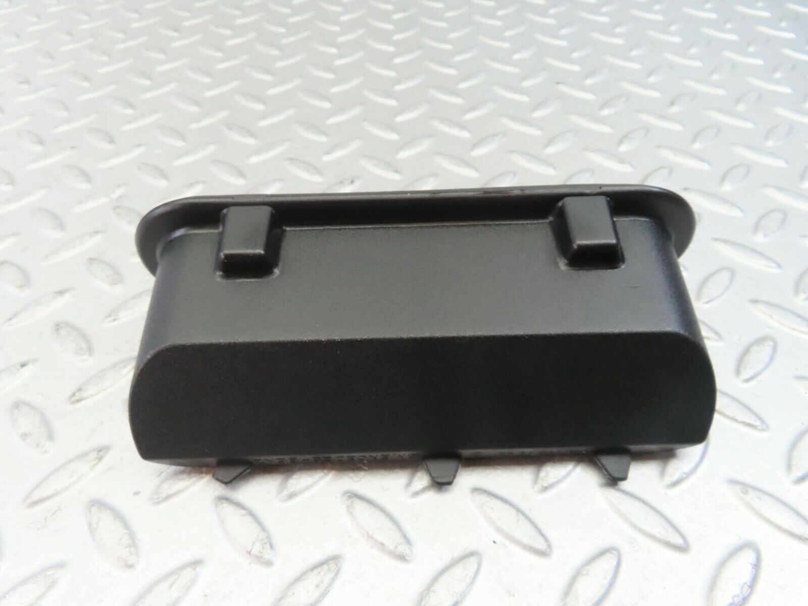 10371 Mercedes-Benz W201 190E Trunk Breather Ventilation Valve 2018300242