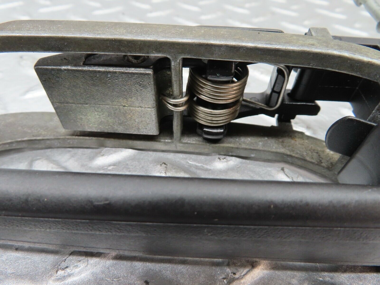 20057 Mercedes-Benz R129 300SL Coupe Right Exterior Door Handle With Key