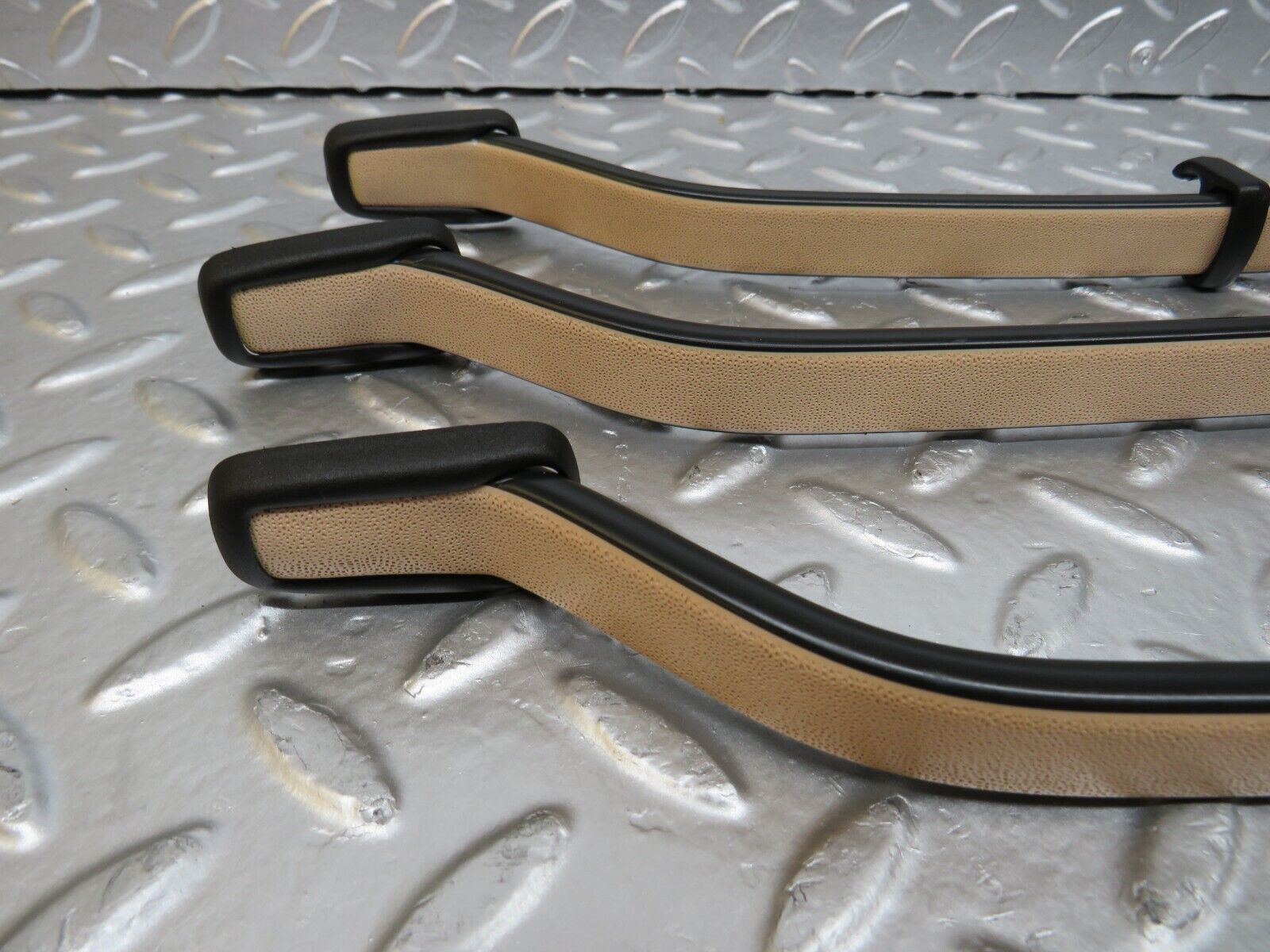 25475 Mercedes-Benz W123 200 Roof Grab Handle Set Palomino