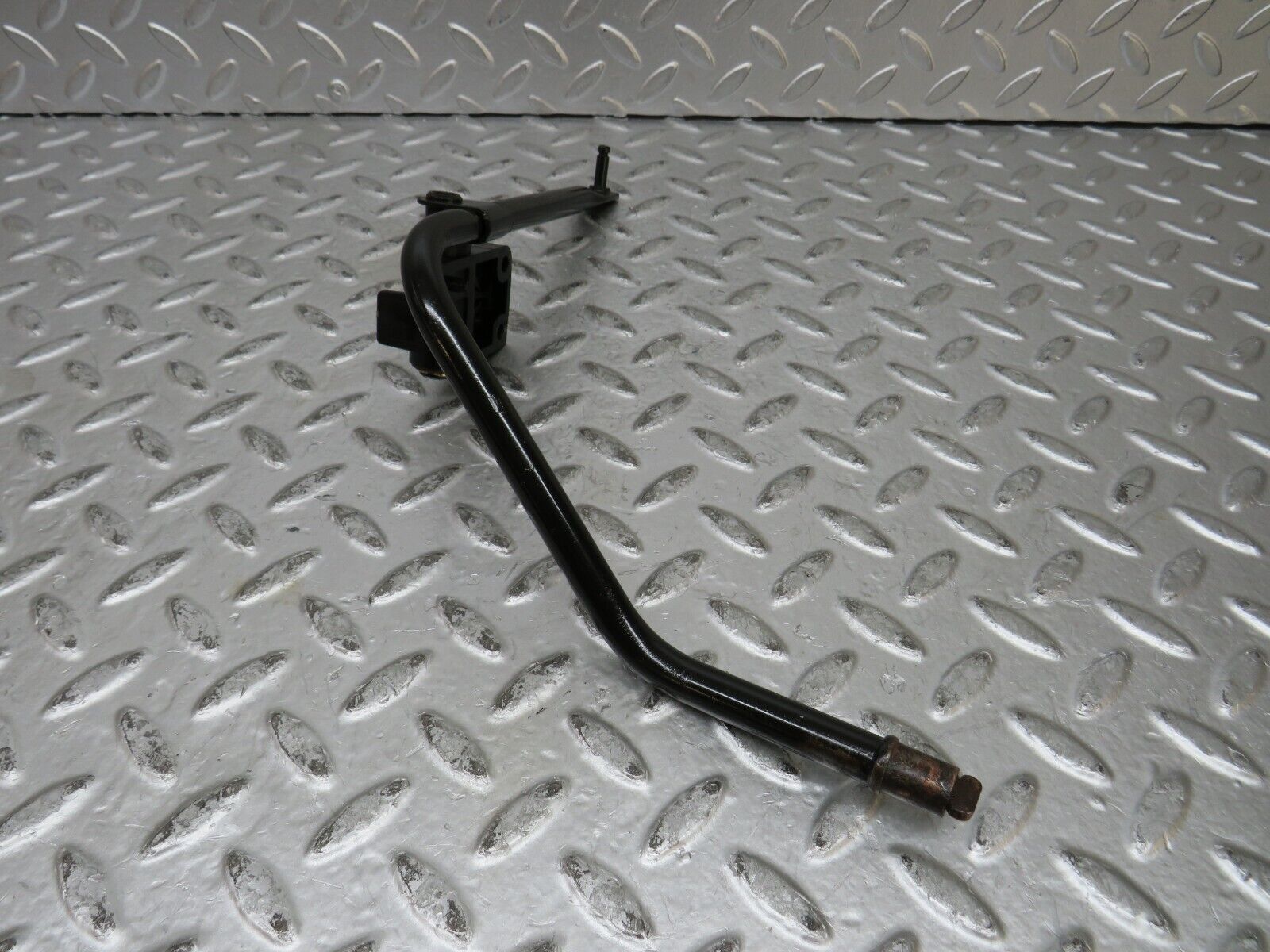 27704 Mercedes-Benz S124 300TE Wagon Accelerator Pedal Linkage 2013010318