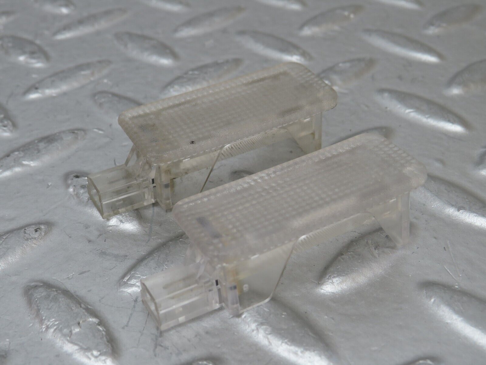 34885 Mercedes-Benz W210 320E Under Dash Light 2x 2208201101