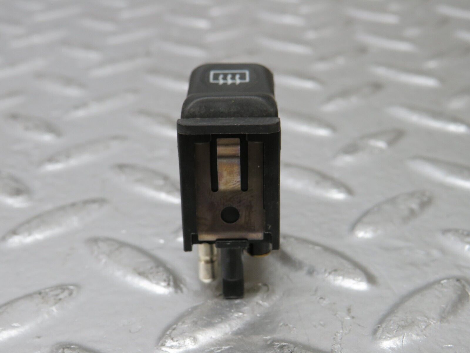 29717 Mercedes-Benz W123 230E Rear Windscreen Defroster Switch 0008206110