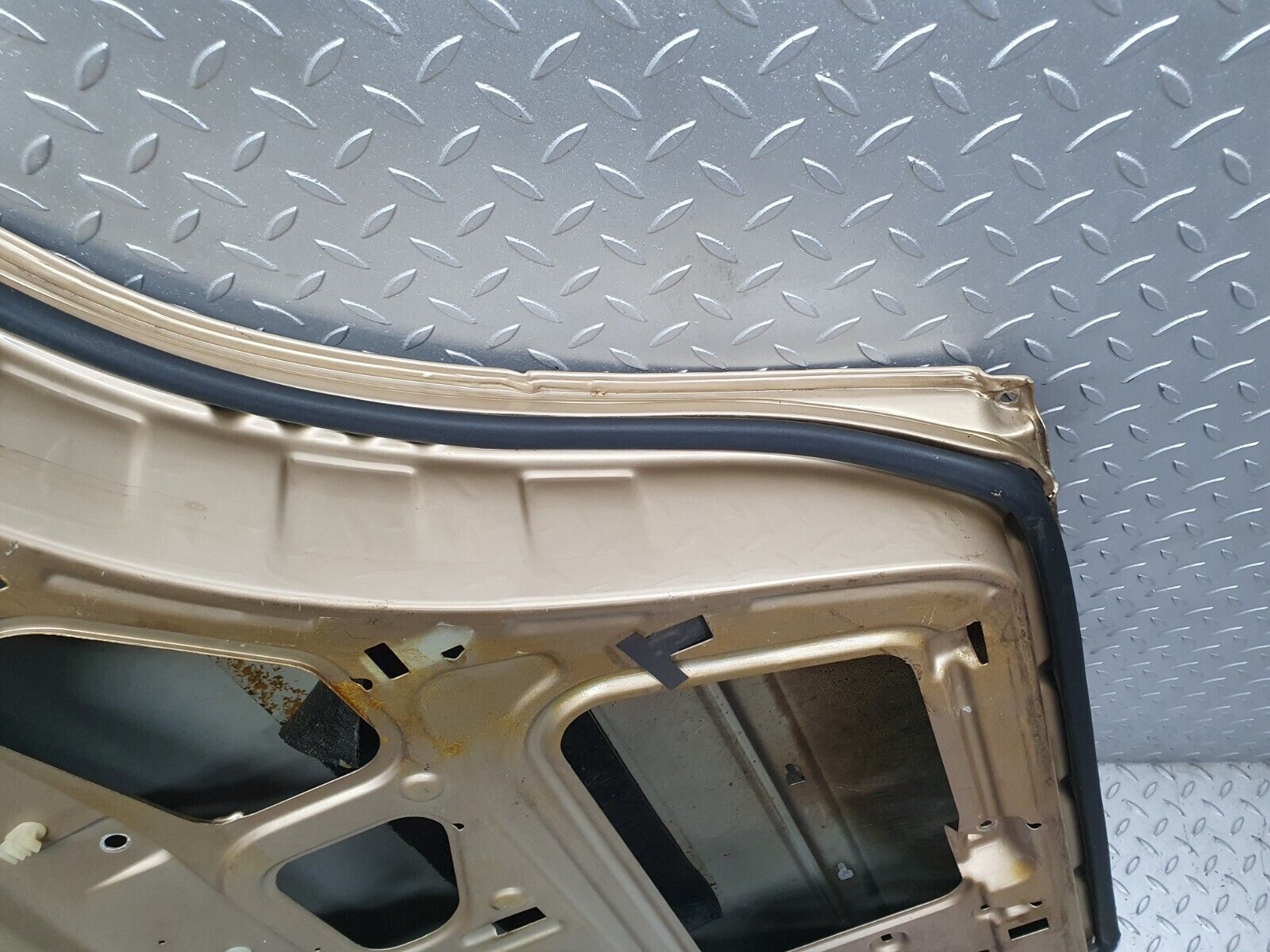 41369 Mercedes-Benz W124 200E Rear Right Door