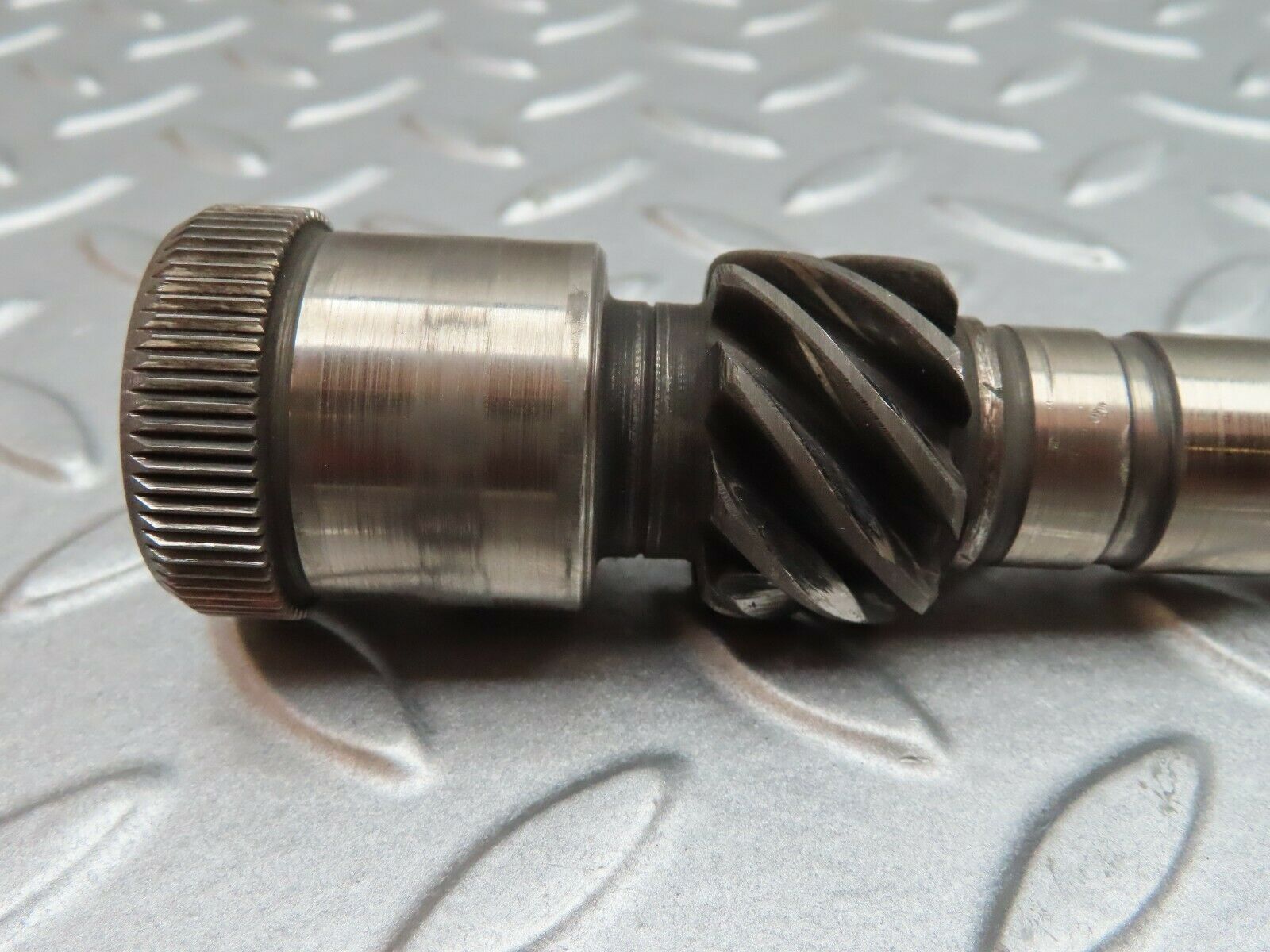 4969 Mercedes-Benz S123 200T Wagon Intermediate Shaft Gear