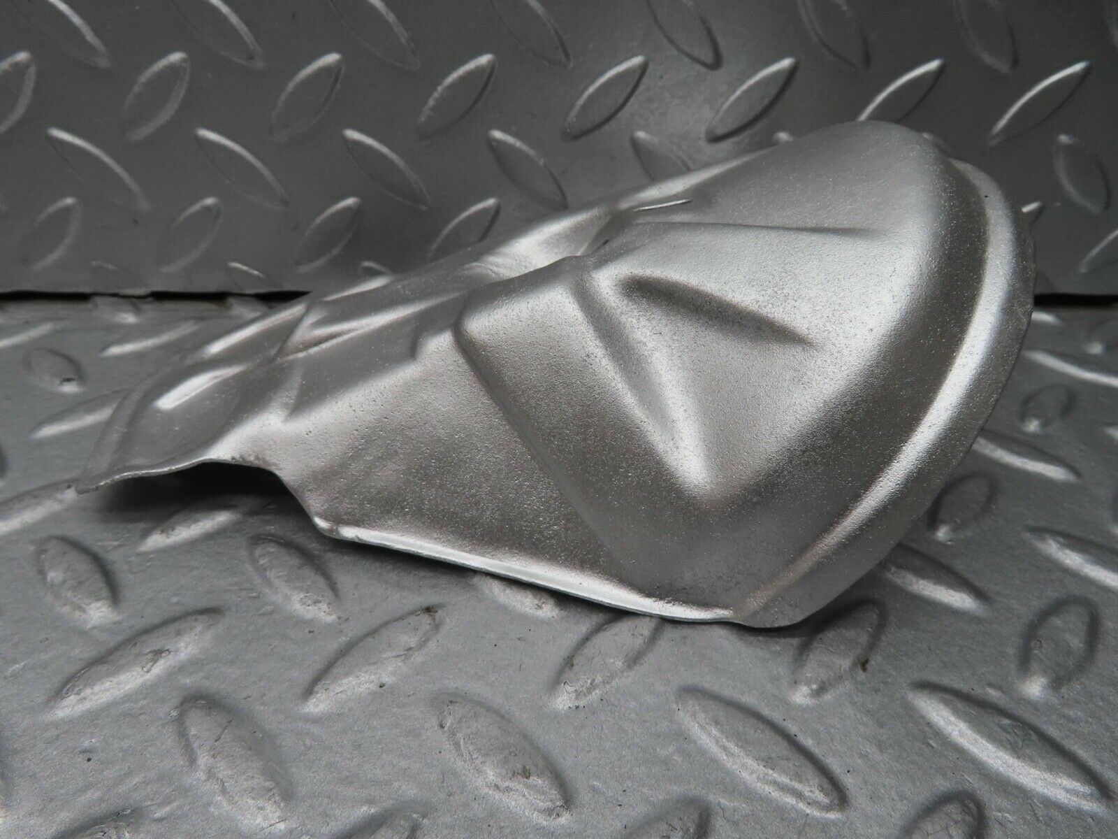 16514 Mercedes-Benz W124 260E Engine Mount Bracket Heat Shield