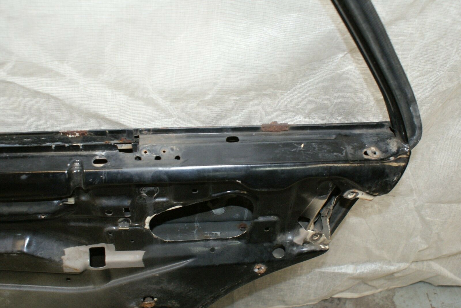 3240 Mercedes-Benz W115 220D Rear Right Door