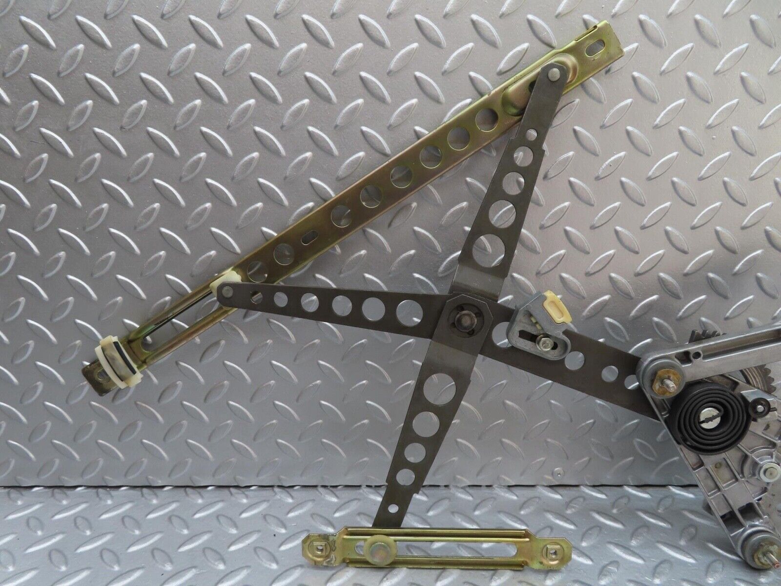 16007 Mercedes-Benz W123 280E Front Right Power Window Regulator 1237202846