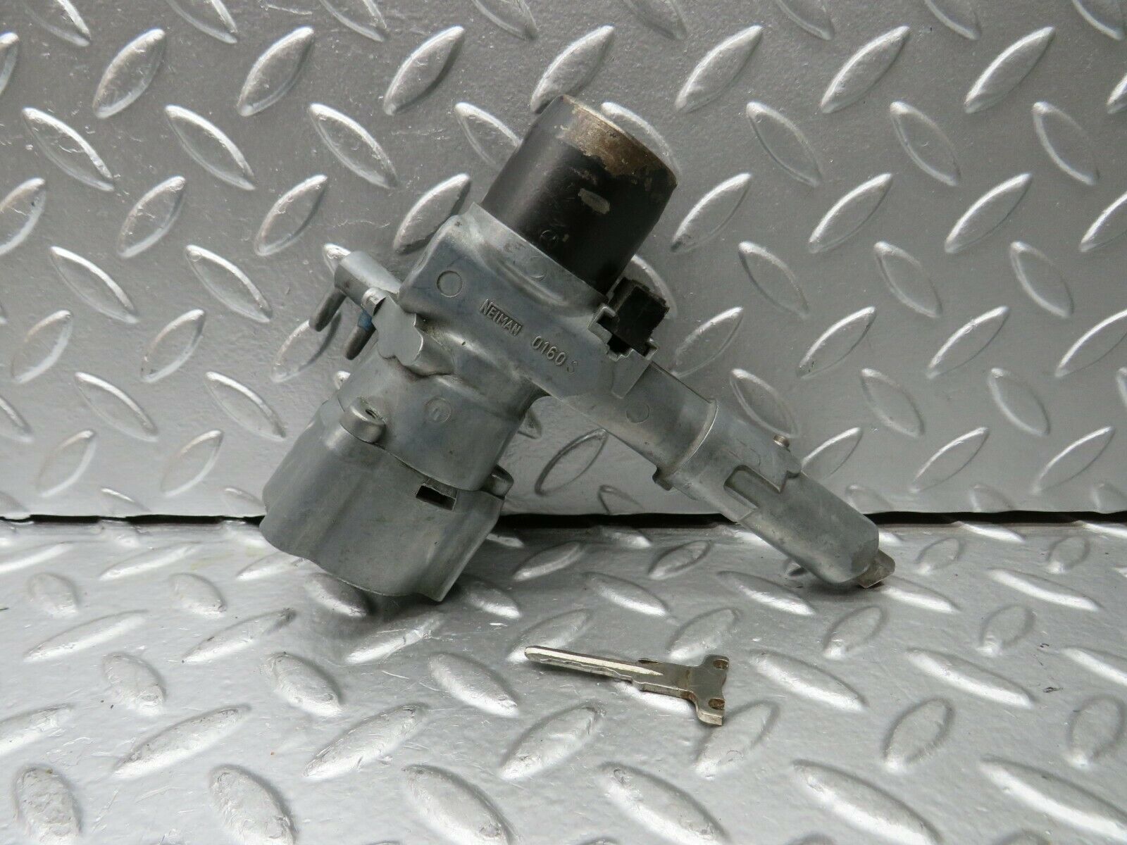 22812 Mercedes-Benz W116 Steering Lock Ignition Switch With Key