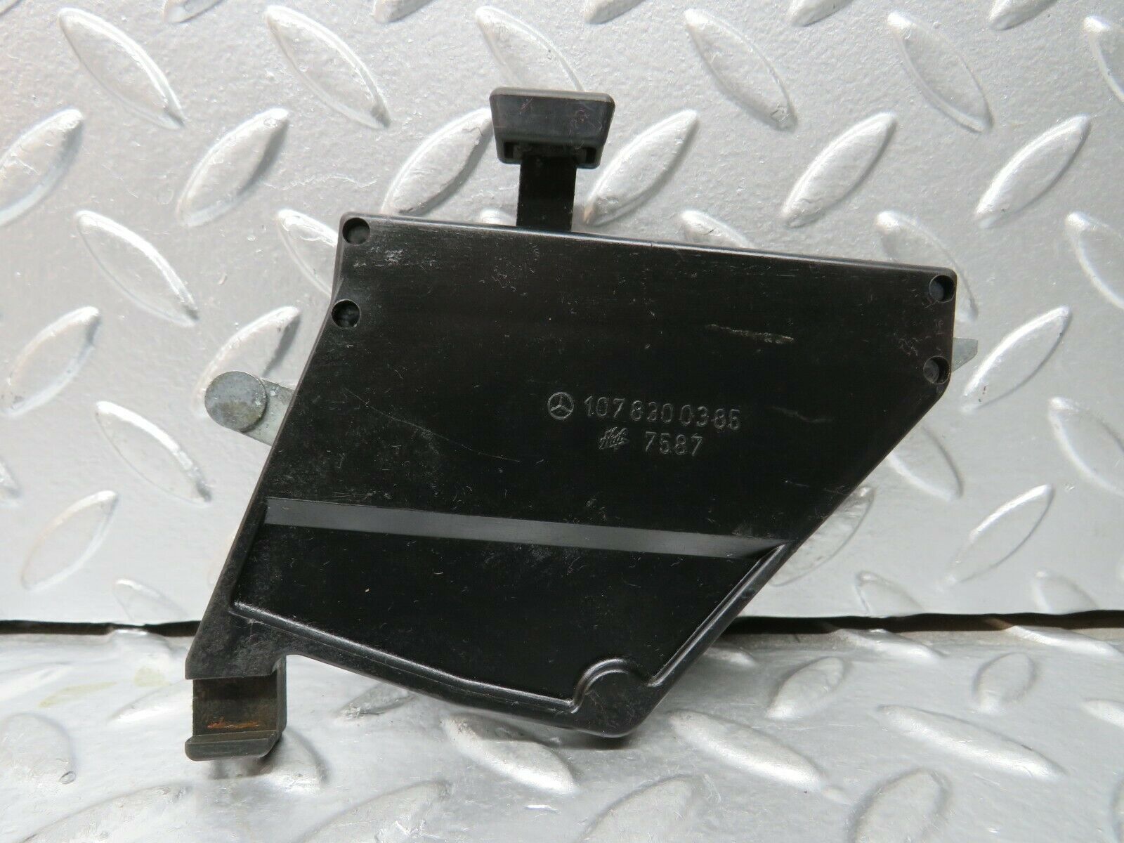 23797 Mercedes-Benz C107 450SLC Coupe Air Vent Control Lever Left 1078300385