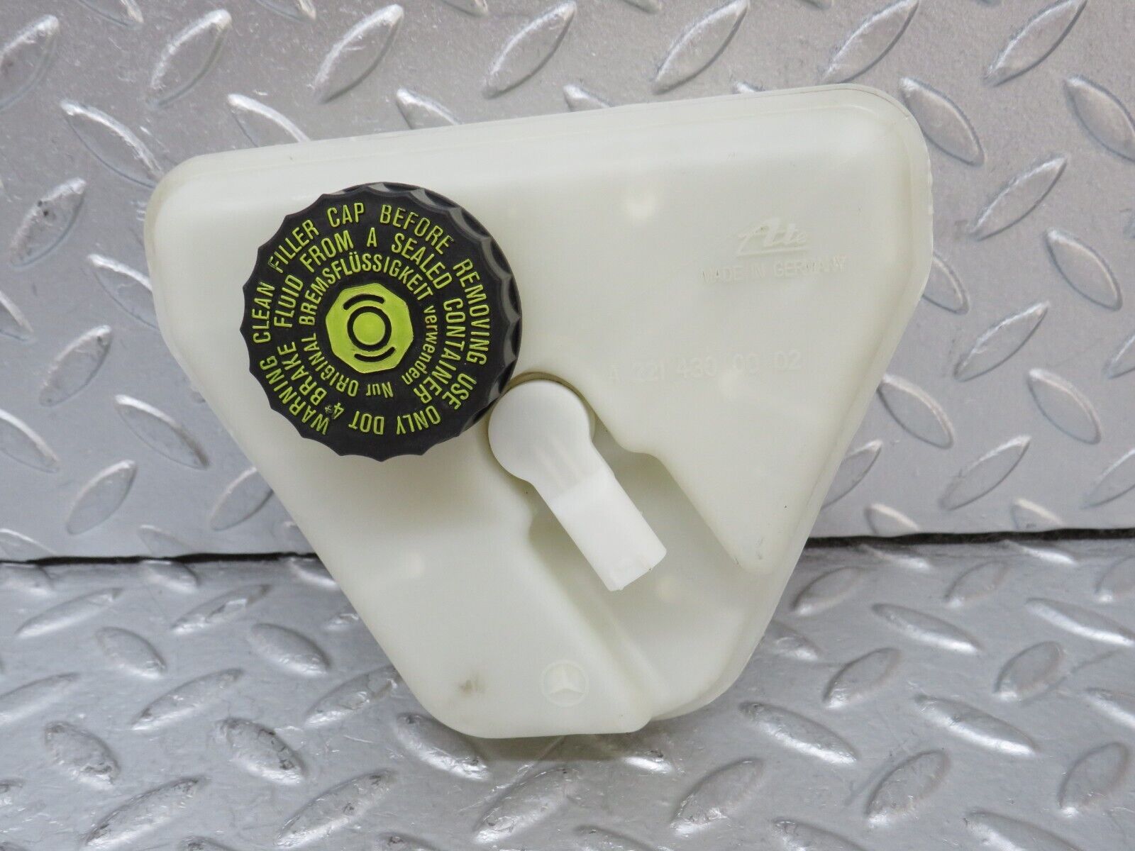 35189 Mercedes-Benz W221 Brake Fluid Reservoir Tank ATE 2214300002