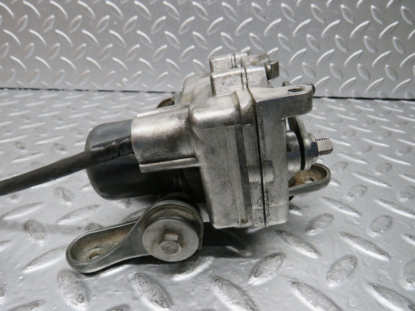 29815 Mercedes-Benz W123 230E Cruise Control Actuator 0015457532