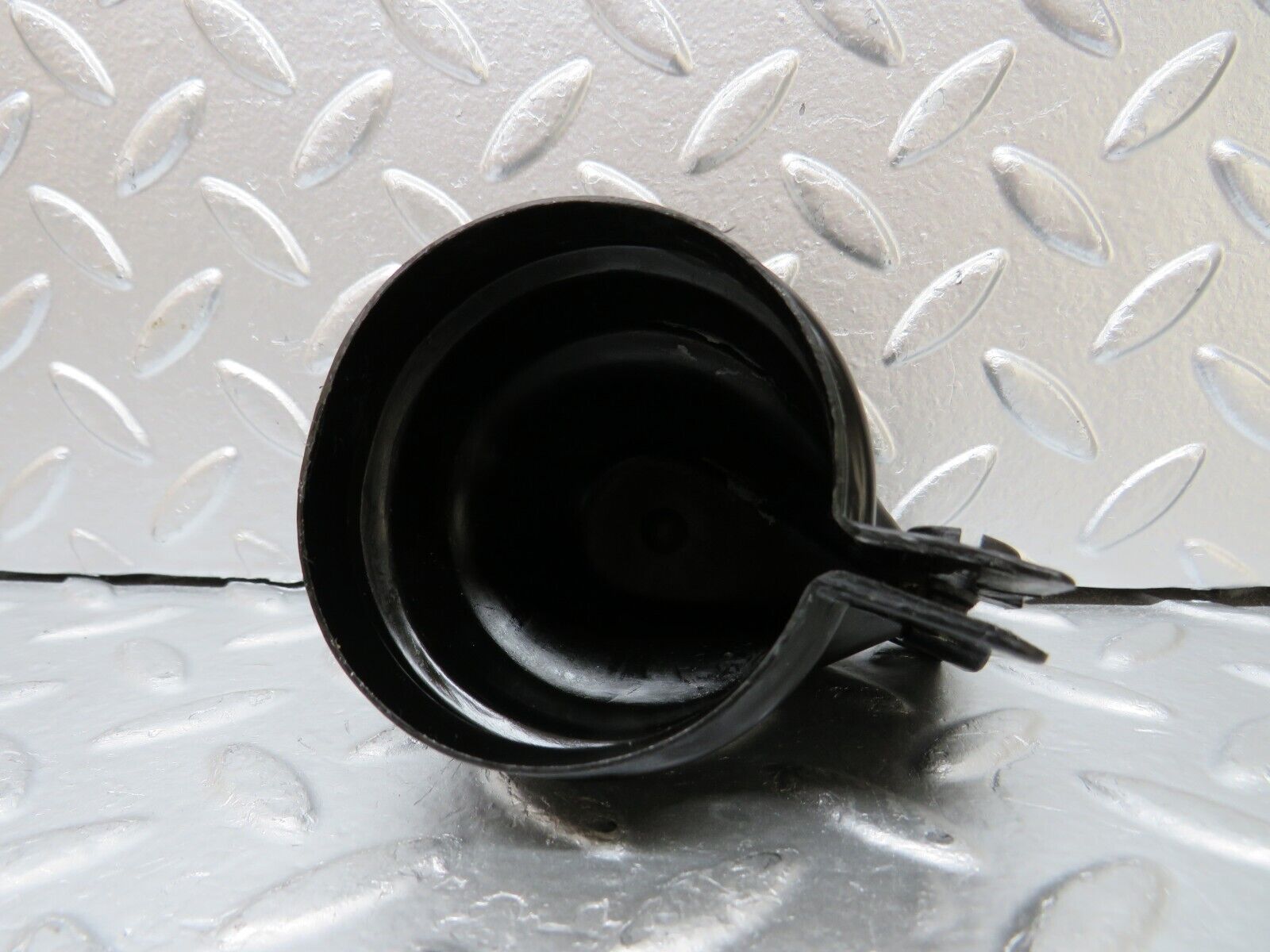 25592 Mercedes-Benz W123 200 Ignition Coil Protective Cap 0001581785