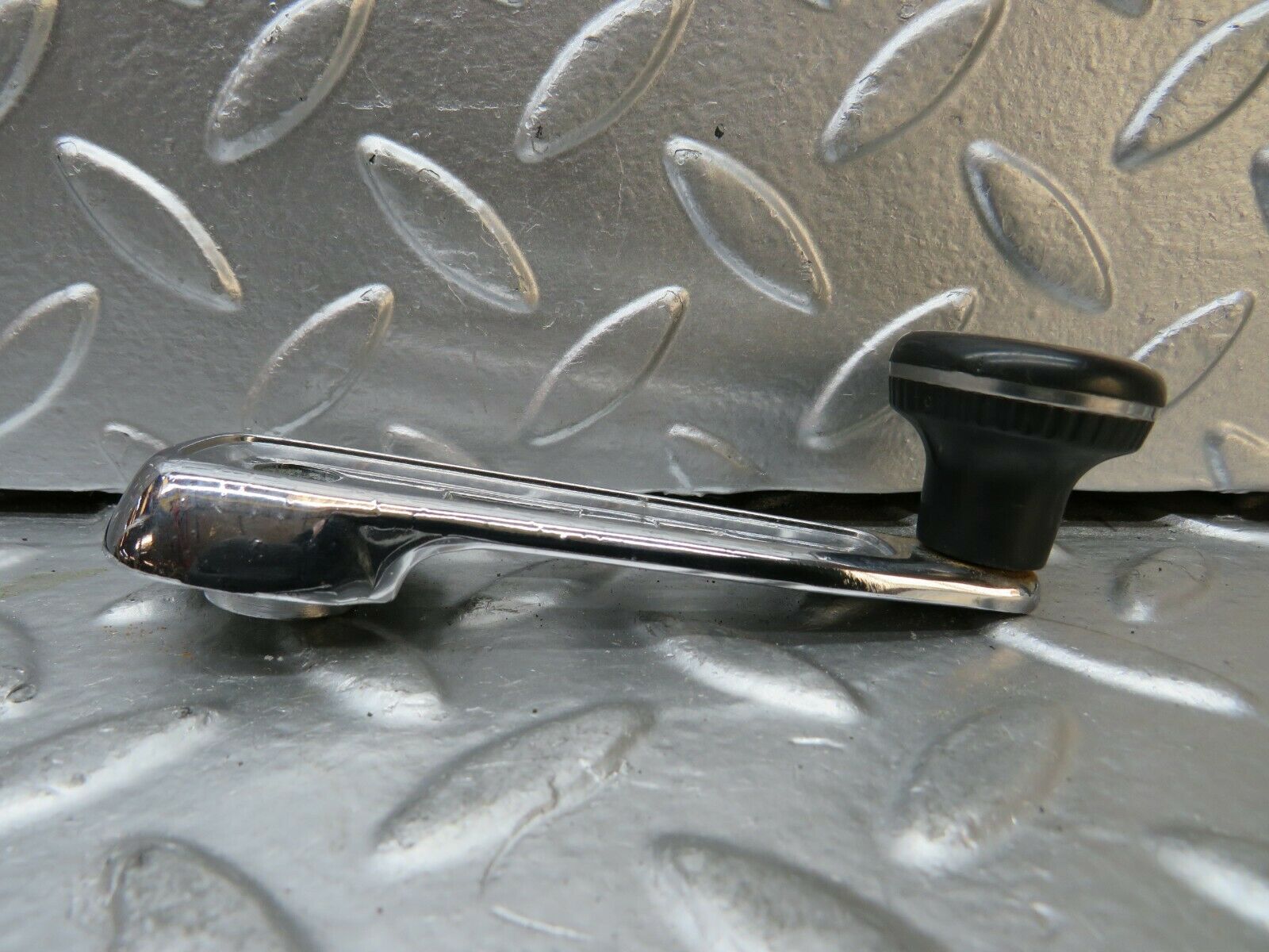 22991 Mercedes-Benz C123 230CE Coupe Window Lifter Crank Handle