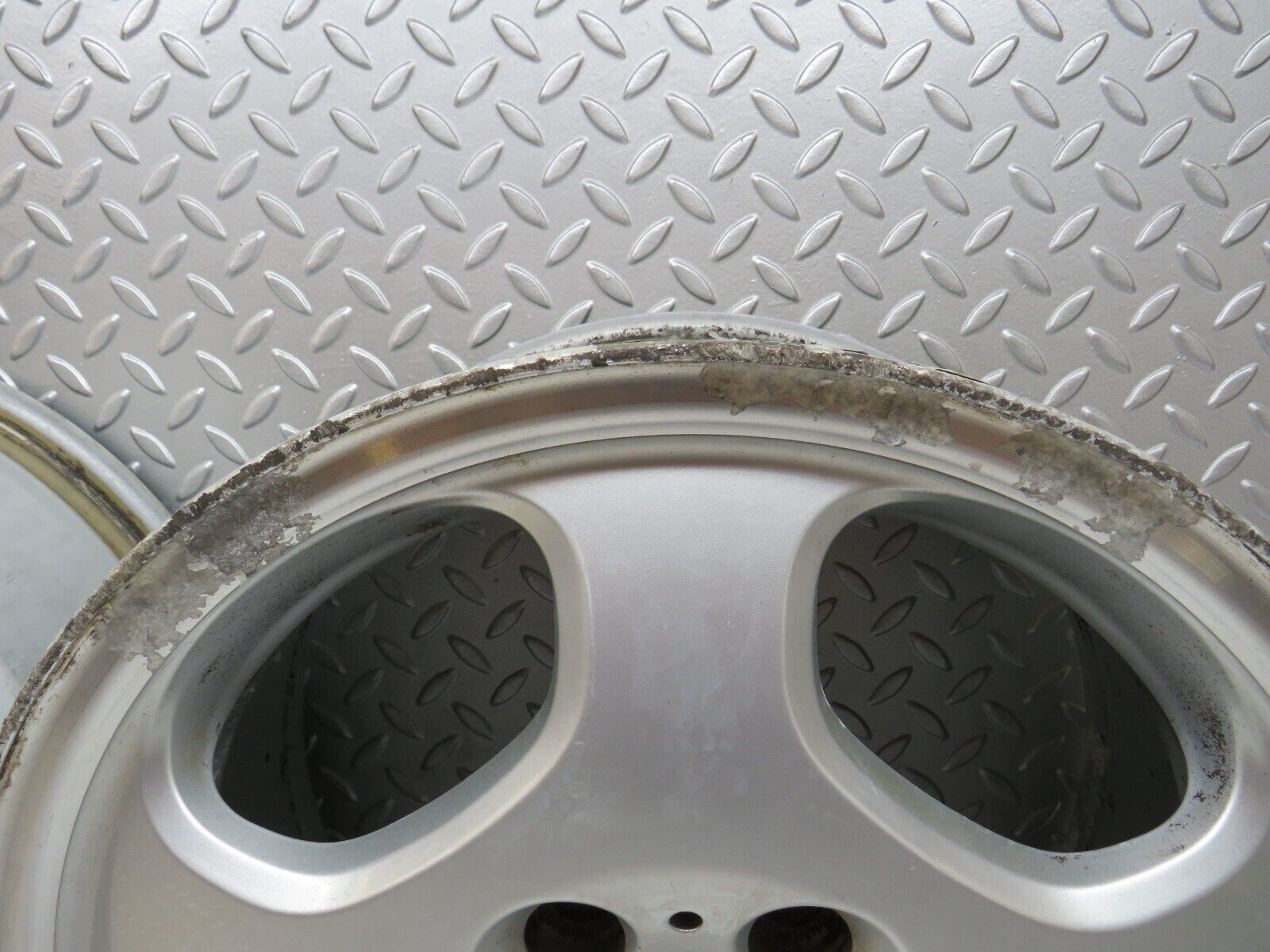 35086 Mercedes-Benz Alloy Wheel Set 7.5Jx16H2 ET41 2104011302