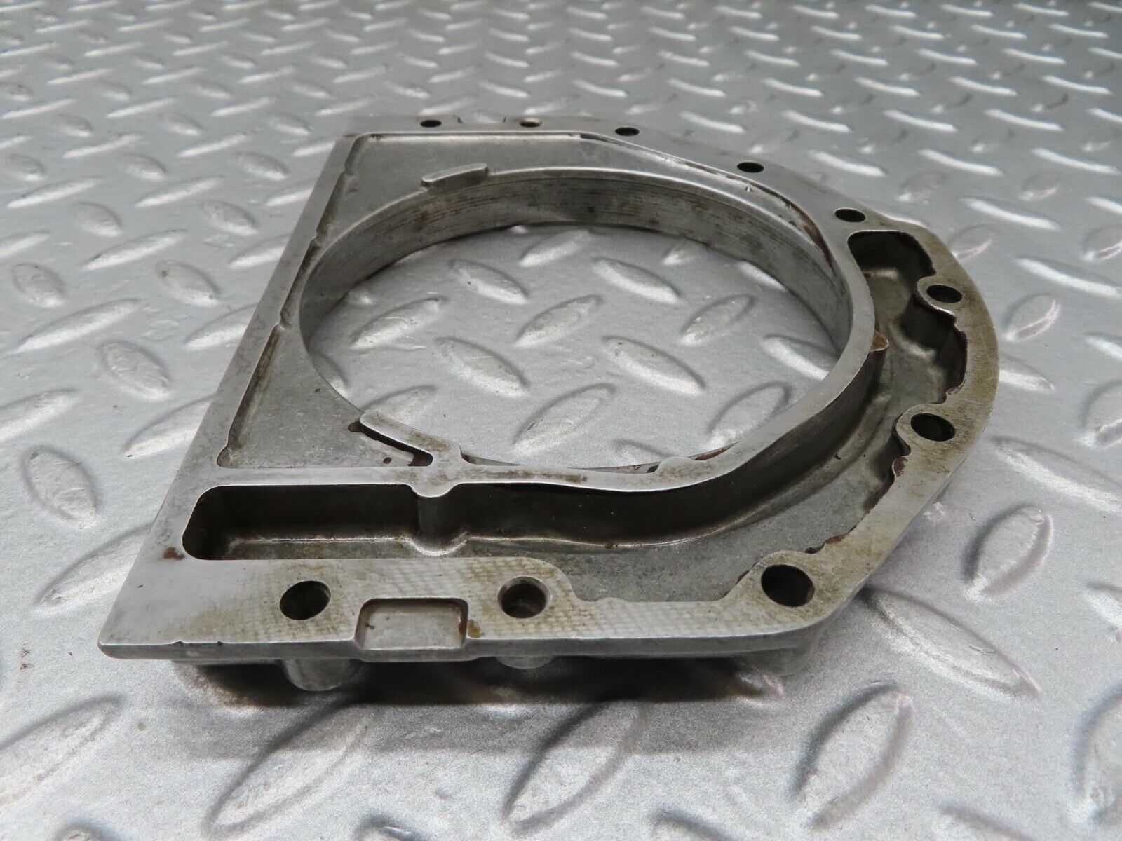 16538 Mercedes-Benz C107 350SLC Coupe Crankshaft Rear Sealing Cover 1160110608