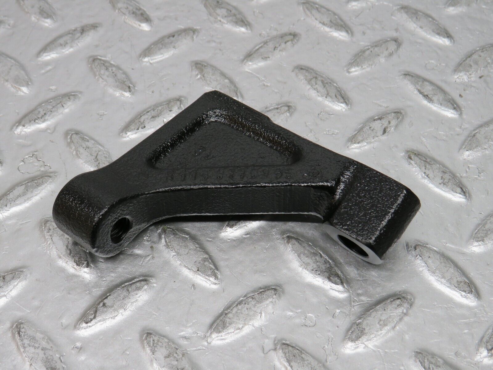 0263 Mercedes-Benz W116 350SE  Engine Mount Bracket 1160110995