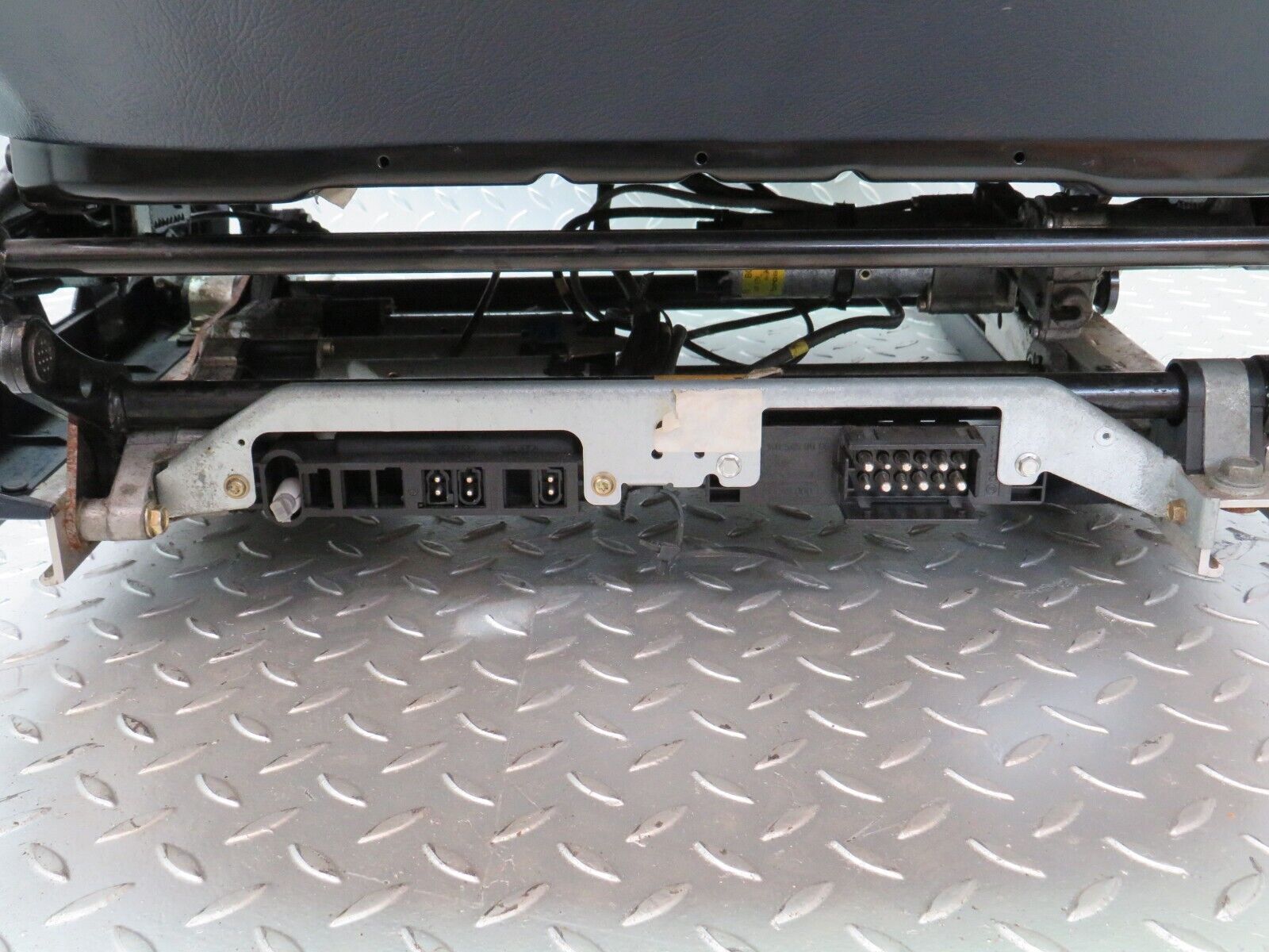 24702 Mercedes-Benz W140 S320 Front Right Seat Blue