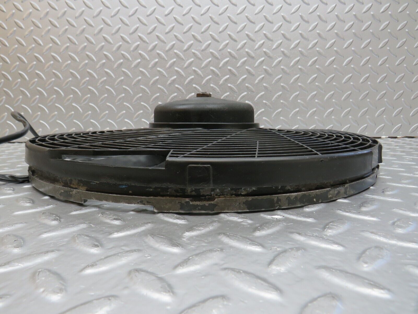 32430 Mercedes-Benz S124 300TE Wagon Engine Cooling Fan