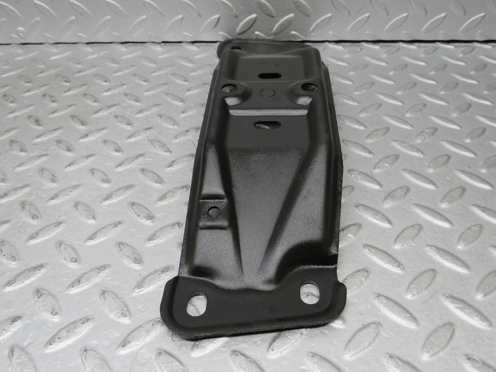 36344 Mercedes-Benz W126 420SE Gearbox Mount Bracket