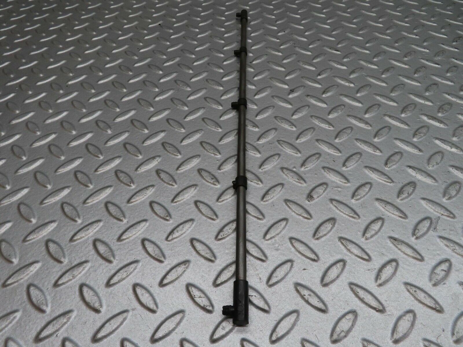 13360 Mercedes-Benz C107 350SLC Coupe Camshaft Oil Tube