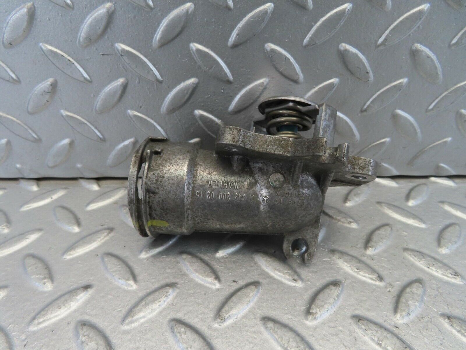 11248 Mercedes-Benz W221 S320 Thermostat Housing 6422000215