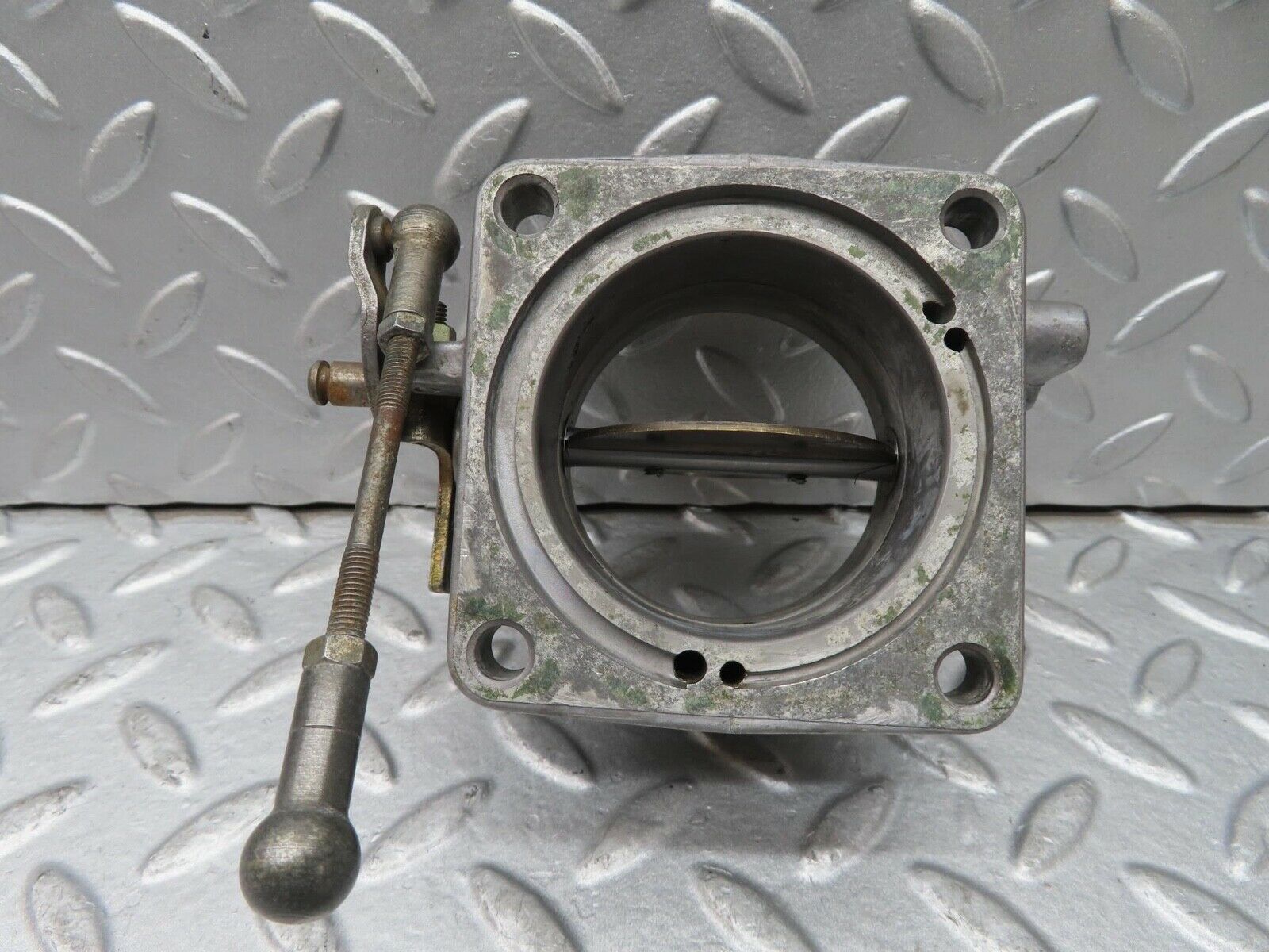 16723 Mercedes-Benz C107 380SLC Throttle Body Valve
