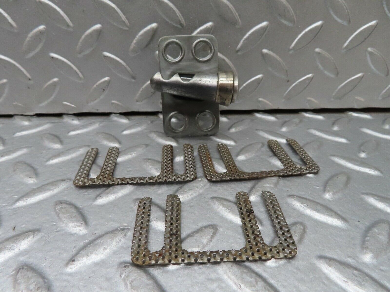 18587 Mercedes-Benz W120 W121 Ponton Door Lock Latch