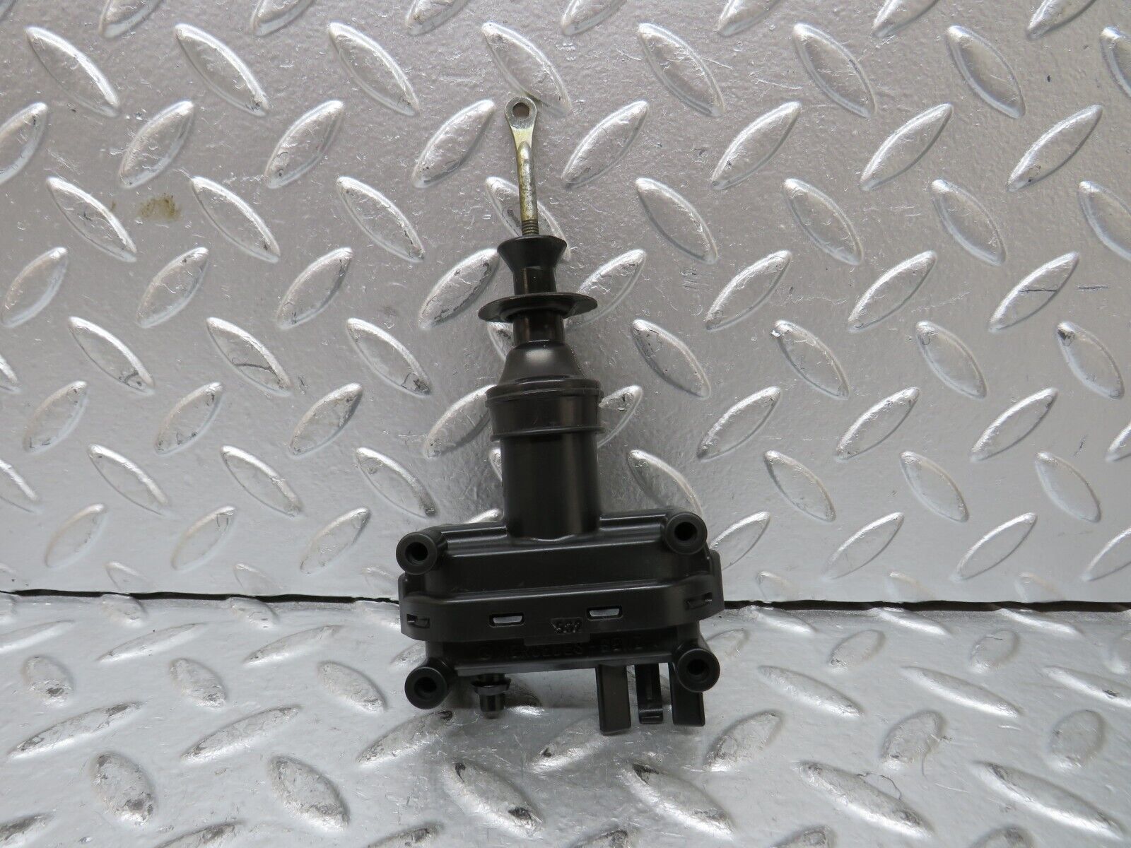 27496 Mercedes-Benz S124 300TE Wagon Door Lock Vacuum Actuator Rear Right