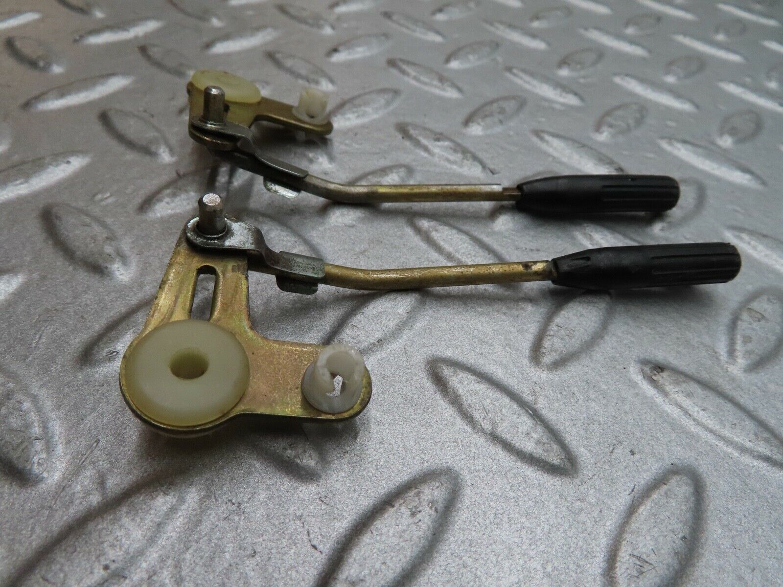 17563 Mercedes-Benz W116 450SEL Rear Door Lock Knob Pair