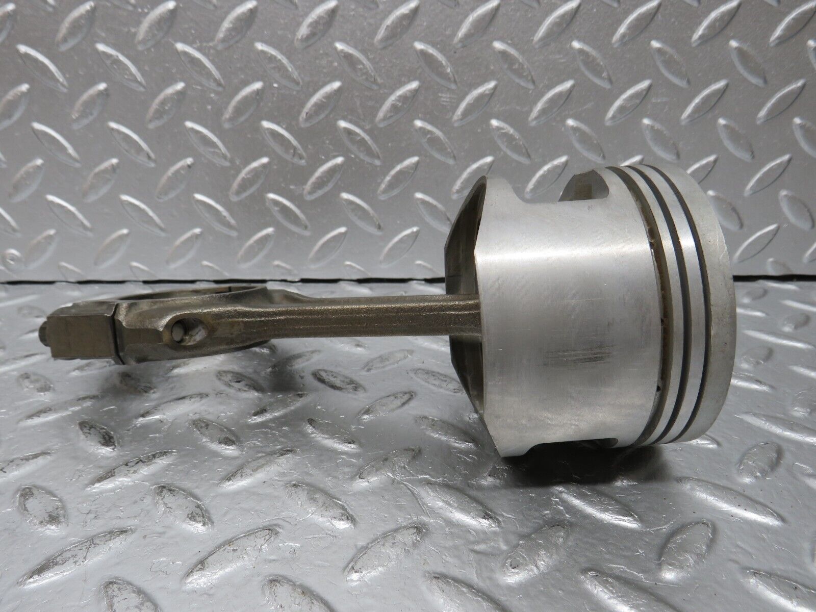 32710 Mercedes-Benz S124 300TE Wagon Piston With Connecting Rod 88.475mm 10205